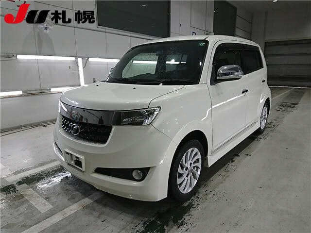 TOYOTA BB 2012