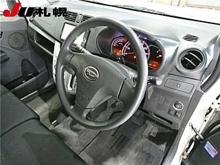 DAIHATSU MOVE 2014