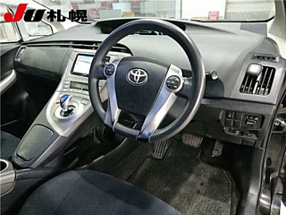 TOYOTA PRIUS 2012