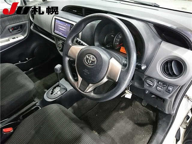 TOYOTA VITZ 2015