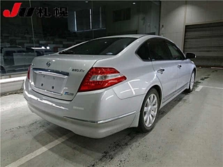 NISSAN TEANA 2010