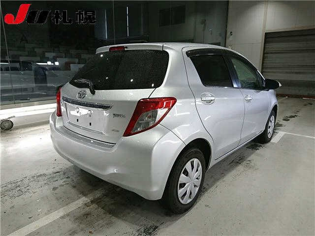 TOYOTA VITZ 2011