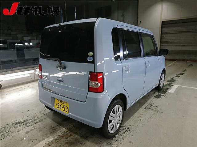 TOYOTA PIXIS SPACE 2012