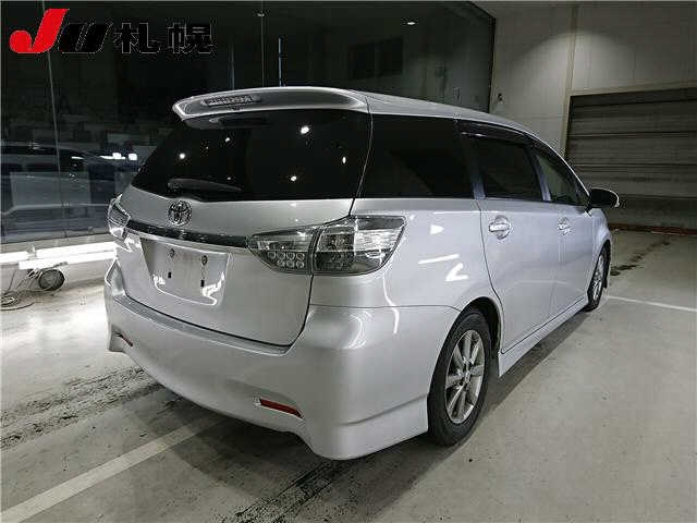 TOYOTA WISH 2012