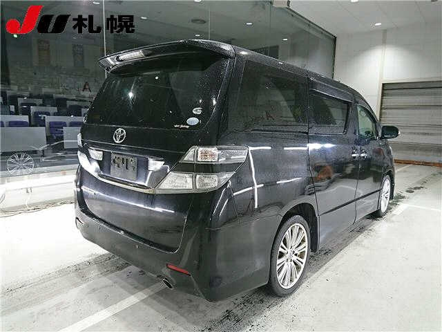 TOYOTA VELLFIRE 2010