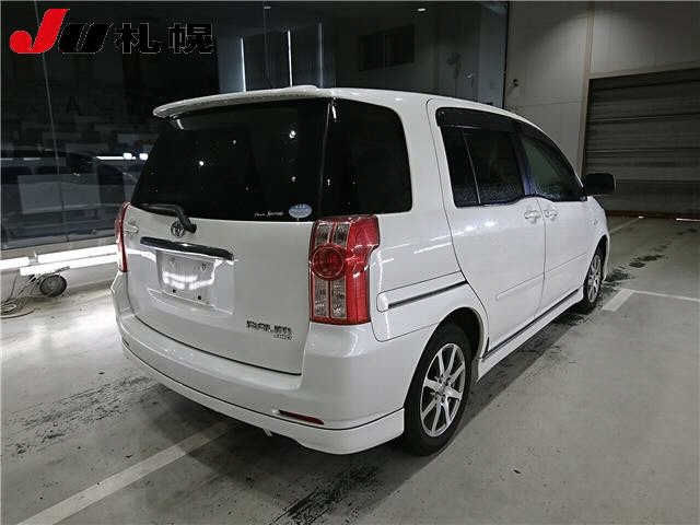 TOYOTA RAUM 2008