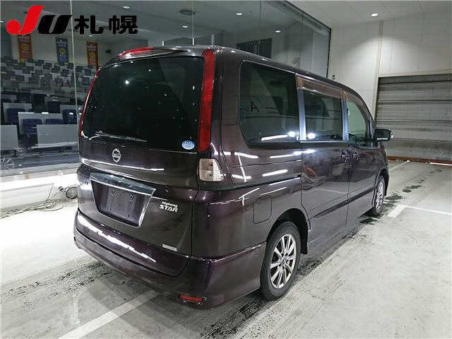 NISSAN SERENA 2010