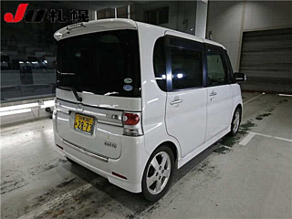 DAIHATSU TANTO 2010