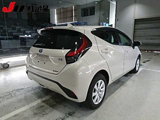 TOYOTA AQUA 2023