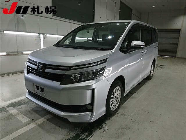 TOYOTA VOXY 2016