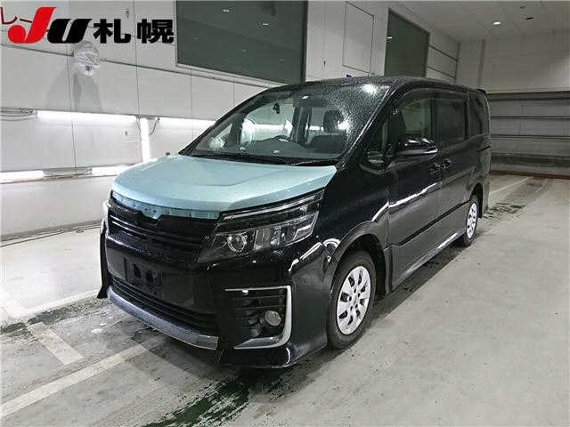 TOYOTA VOXY 2014