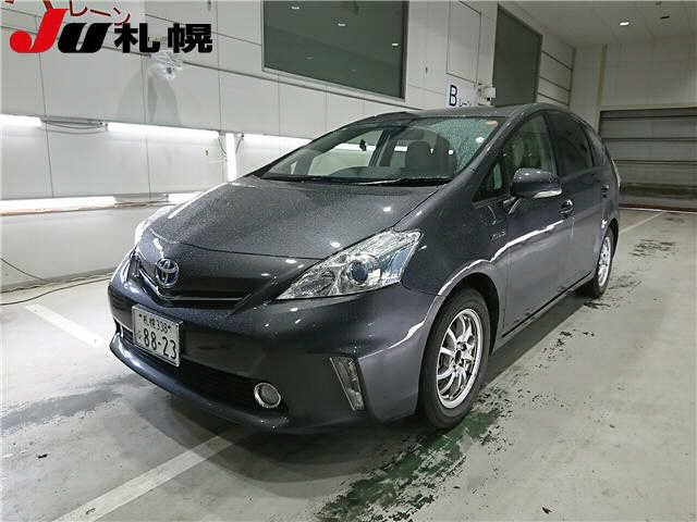 TOYOTA PRIUS ALPHA 2012
