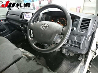 TOYOTA HIACE VAN 2017