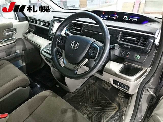 HONDA STEP WAGON 2017