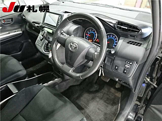 TOYOTA WISH 2011