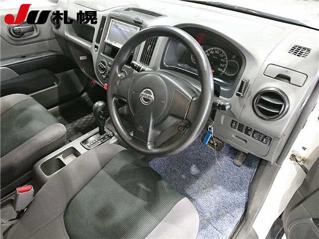 NISSAN AD 2010