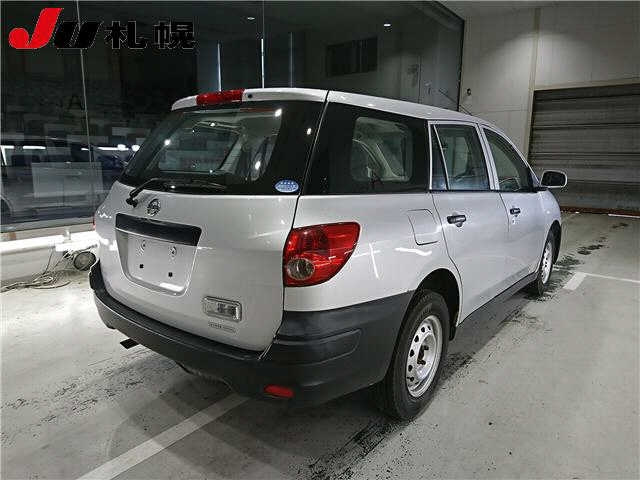 NISSAN AD 2011