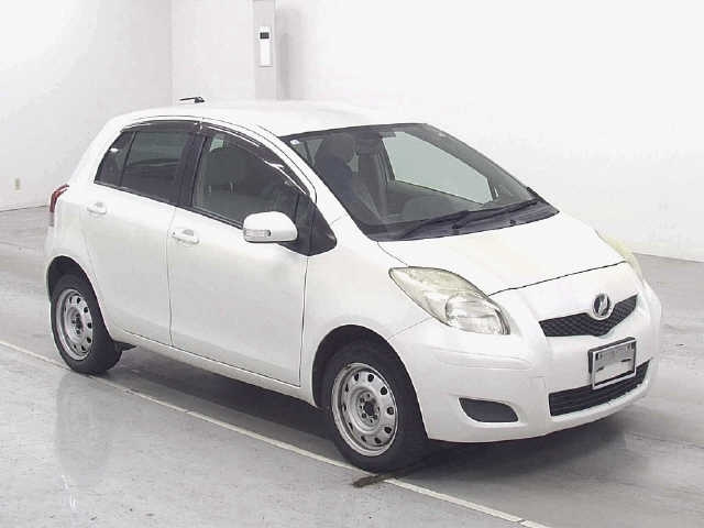 TOYOTA VITZ 2010
