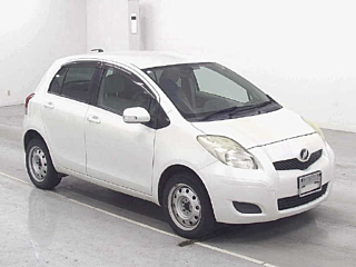 TOYOTA VITZ 2010