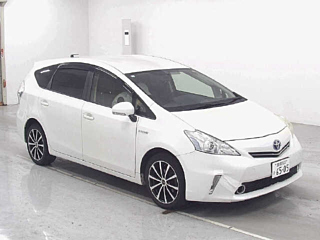 TOYOTA PRIUS ALPHA 2012