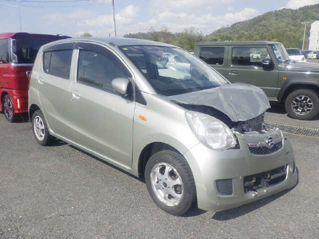 DAIHATSU MIRA 2010
