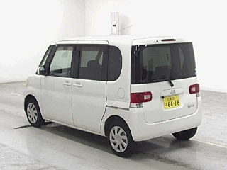 DAIHATSU TANTO 2011