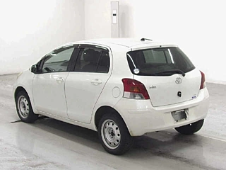 TOYOTA VITZ 2010