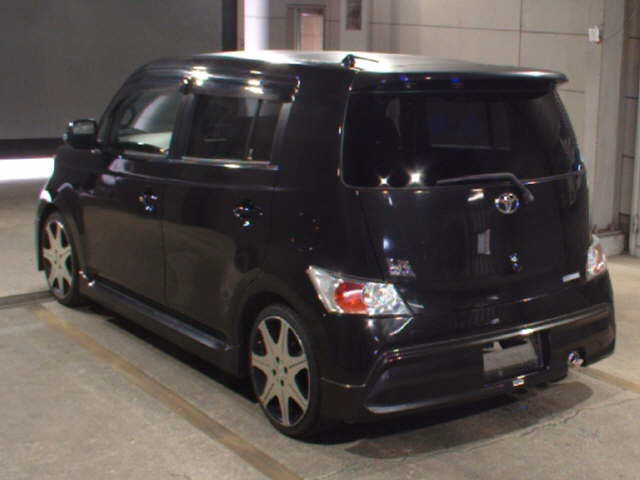 TOYOTA BB 2011