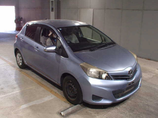 TOYOTA VITZ 2012