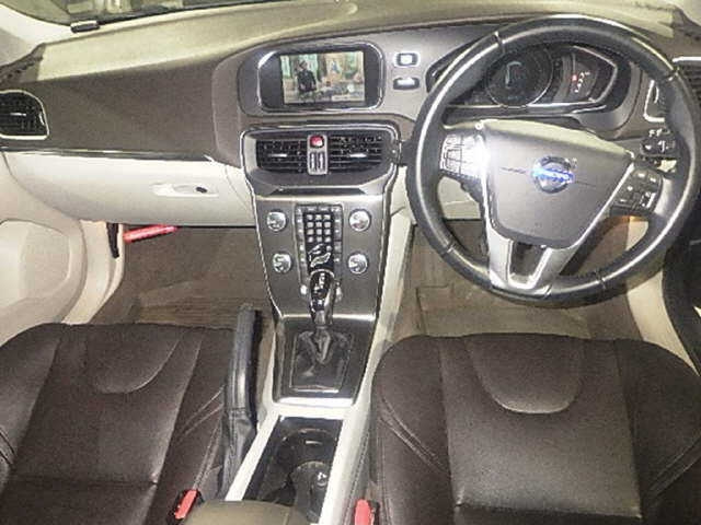 VOLVO V40 2014