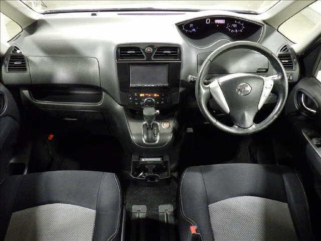 NISSAN SERENA 2011