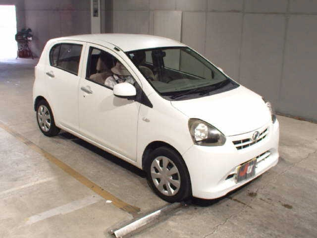 DAIHATSU MIRA E S 2013