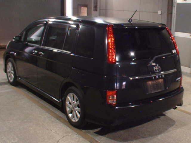 TOYOTA ISIS 2010