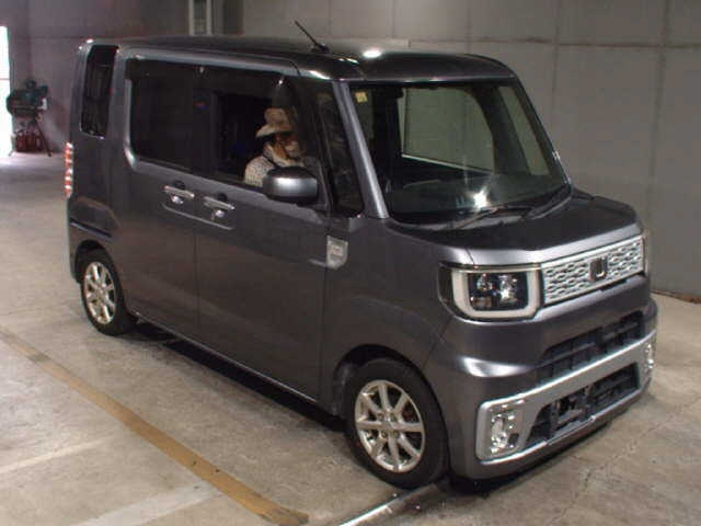DAIHATSU WAKE 2014