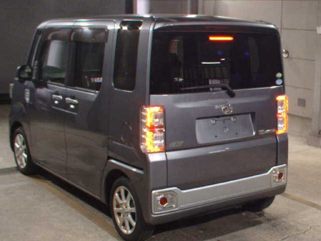 DAIHATSU WAKE 2014