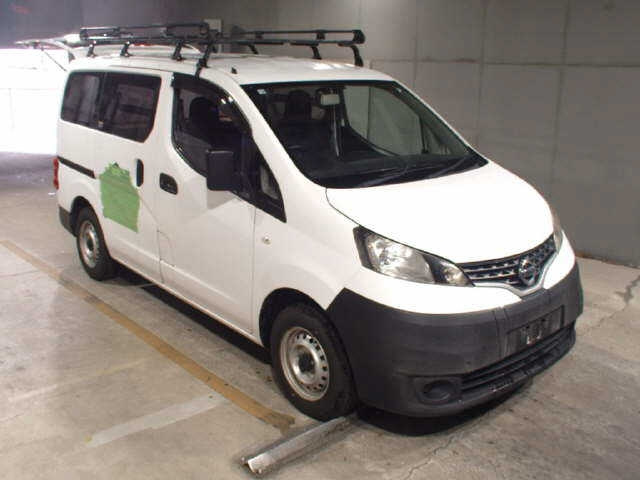 NISSAN NV200 2019