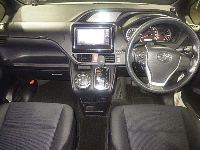 TOYOTA NOAH 2014
