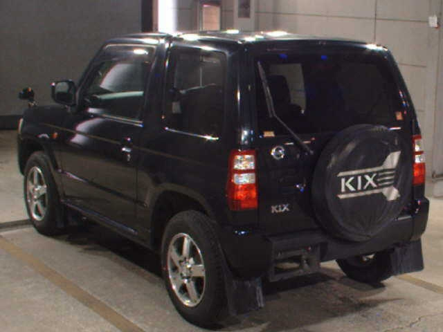 NISSAN KIX 2008