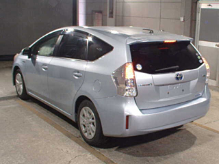 TOYOTA PRIUS ALPHA 2012
