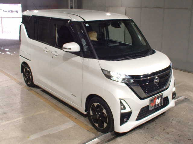 NISSAN ROOX 2021