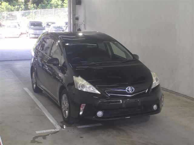 TOYOTA PRIUS ALPHA 2014