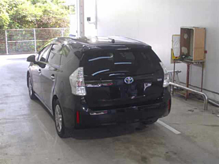 TOYOTA PRIUS ALPHA 2014