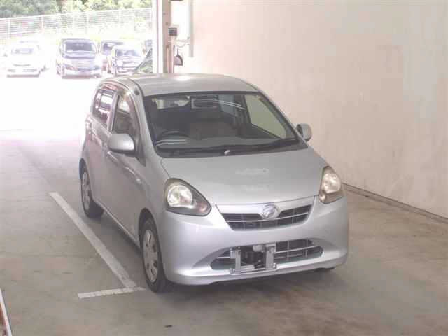 DAIHATSU MIRA E S 2012