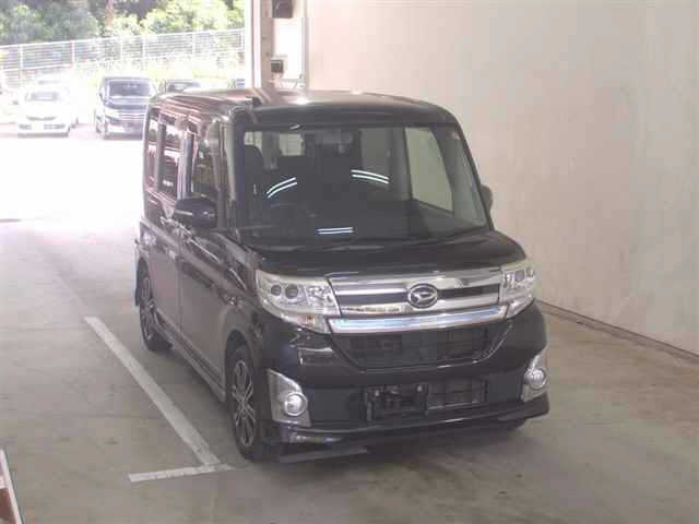 DAIHATSU TANTO 2015