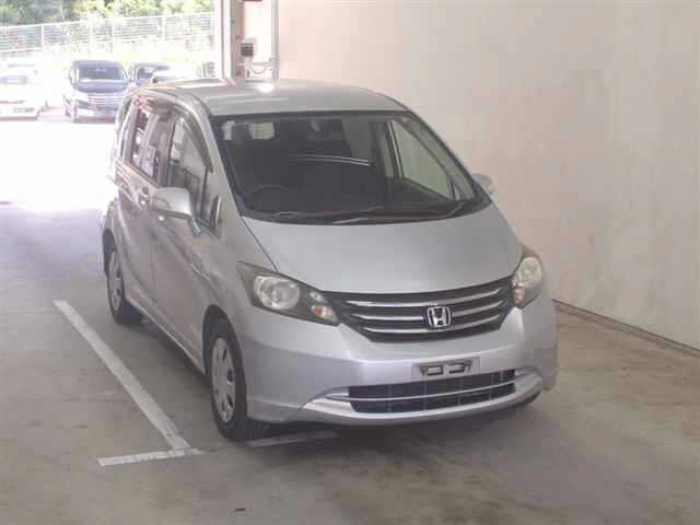 HONDA FREED 2010