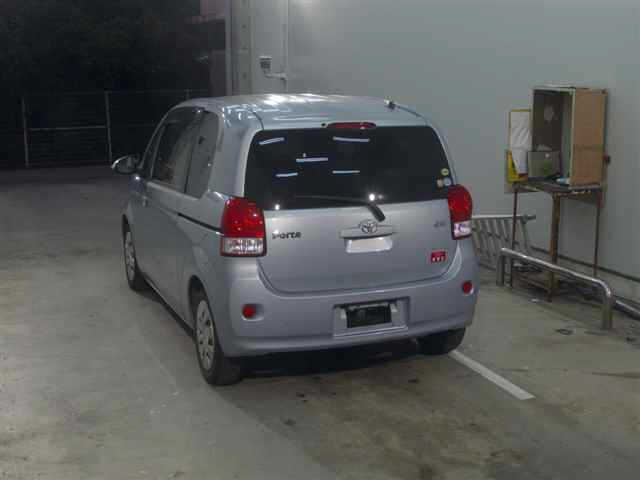 TOYOTA PORTE 2012