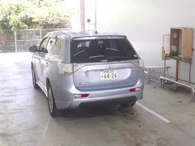 MITSUBISHI OUTLANDER PHEV 2013