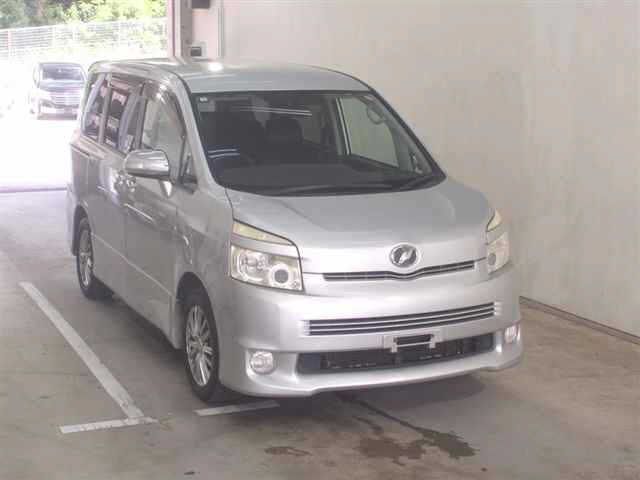 TOYOTA VOXY 2008