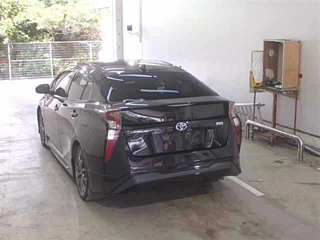 TOYOTA PRIUS 2016