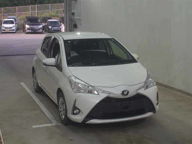 TOYOTA VITZ 2018